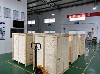 Thiết bị nạp ống tiêm hoàn toàn tự động đã được sản xuất và vận chuyển.